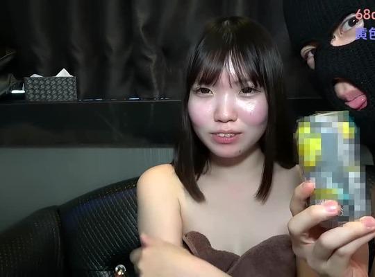 FC2PPV-4925840 처음으로 젊은 모델을 만나 치열한 전투를 벌이고 그녀는 물총 절정