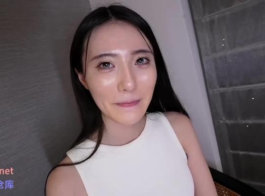 FC2PPV-4939195 고운 피부와 복근을 가진 미소녀의 민감하고 섬세한 신체가 격렬하게 삽입됩니다.
