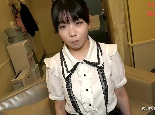 FC2PPV-3261834 수줍은 처녀가 첫 촬영에 난항을 겪고 범해져 사정되었습니다