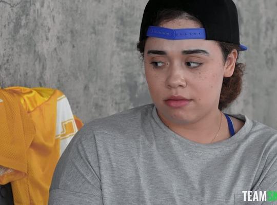 TEAMSKEET2026-09-05-실은 그 뚱뚱한 엉덩이를 옷 밑에 숨겼군요. 그녀의 가장 친한 친구의 자지는 그녀를 남자와 사랑에 빠지게 만들었습니다.