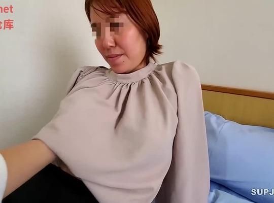 FC2PPV-4567139 삽입을 구걸하고 분출액 함정에 빠진 음란 아내