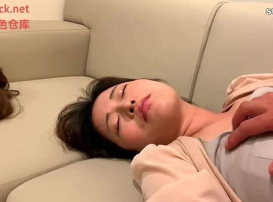 FC2PPV-4546825 막차를 놓치고 호텔에서 여자친구와 섹스를 했습니다.