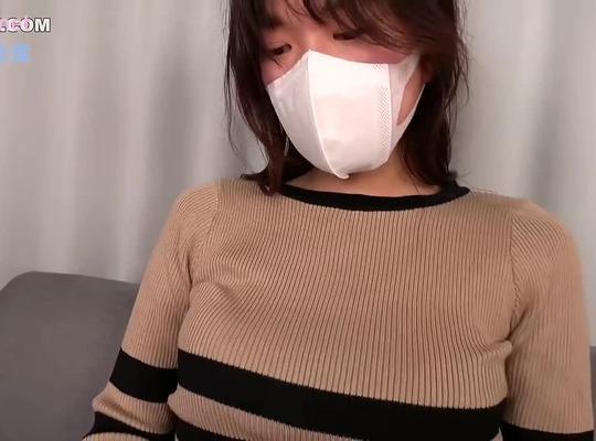 FC2PPV-4269900 수줍어하고 날씬한 몸매를 아저씨에게 핥아 사정한다