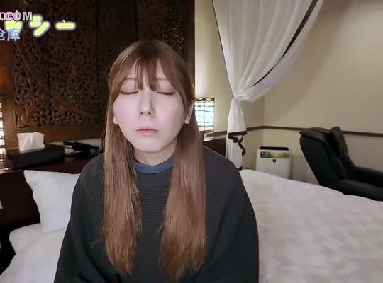 FC2PPV-4344236 잠옷 차림의 메이드가 치열한 전투에서 유혹하고 신음합니다.