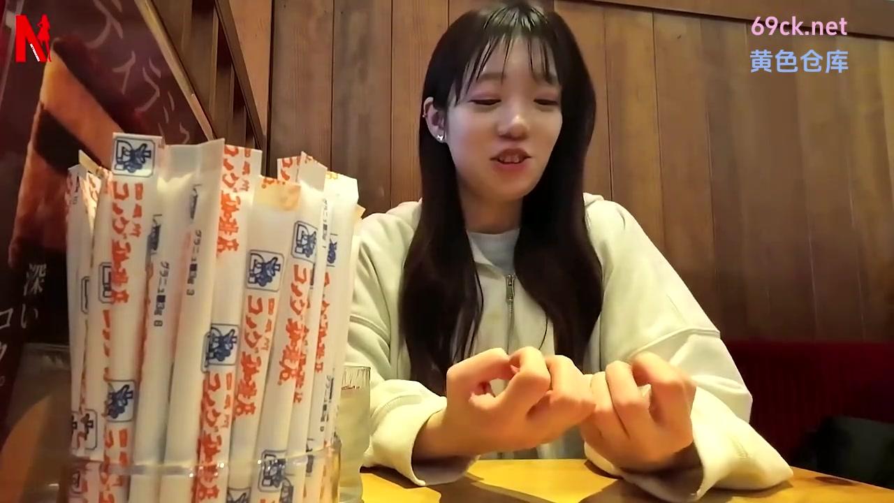 FC2PPV-4736322 중년 여성이 오랜 이별 끝에 재회하고 깊이 침투하여 격렬하게 사정