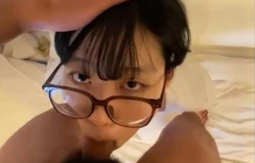 안경을 쓰면 정말 섹시해 보인다