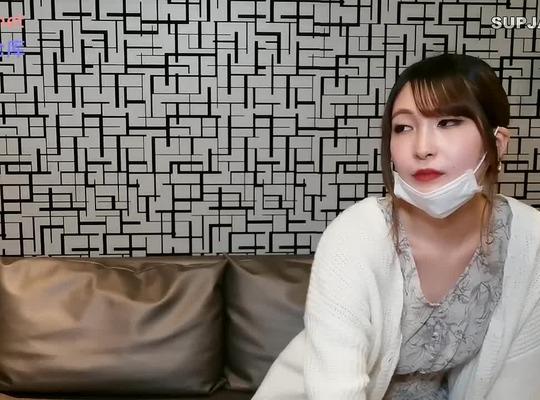 FC2PPV-3438000 복잡한 환경에서 자란 소녀는 폭력적인 삽입을 모두 받아들인다