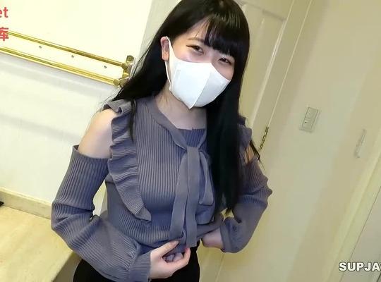 FC2PPV-3967552 복종하고 순종적인 폐경 전 소녀가 사정되어 가슴이 터졌습니다.