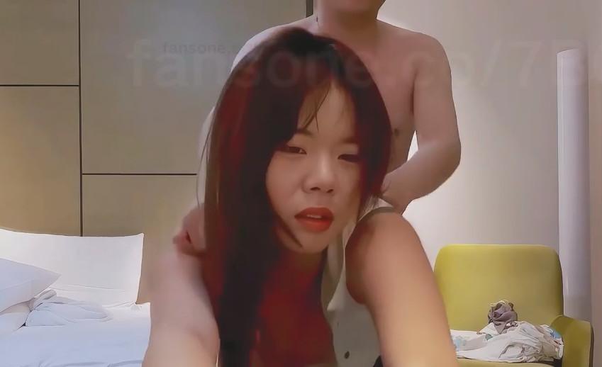 오늘 19세 정도의 귀여운 어린 소녀가 엿먹였습니다.